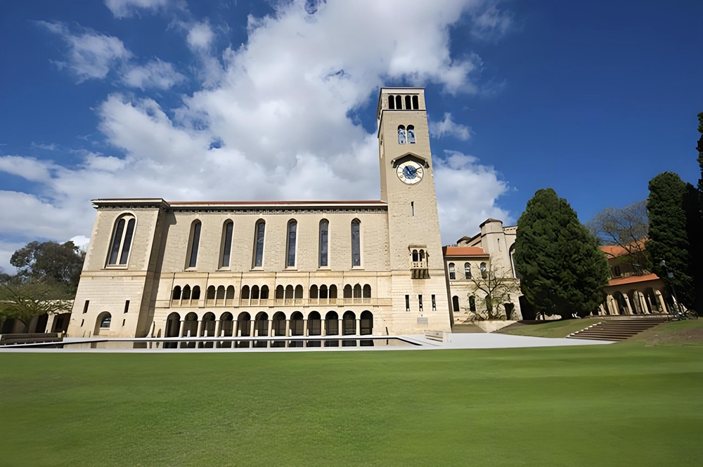 西澳大学